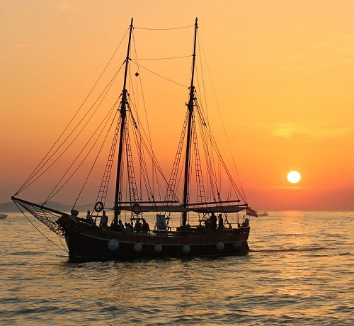 boat-cruise-sailing-boat-bachelorette-croatia